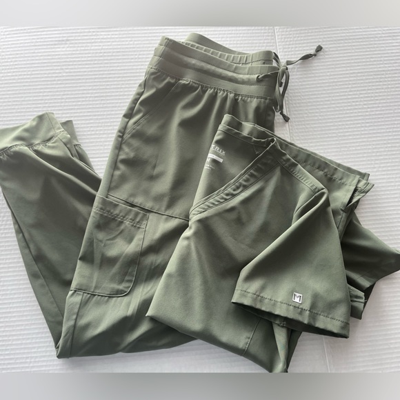 Maevn Other - Maevn by matrix scrub set